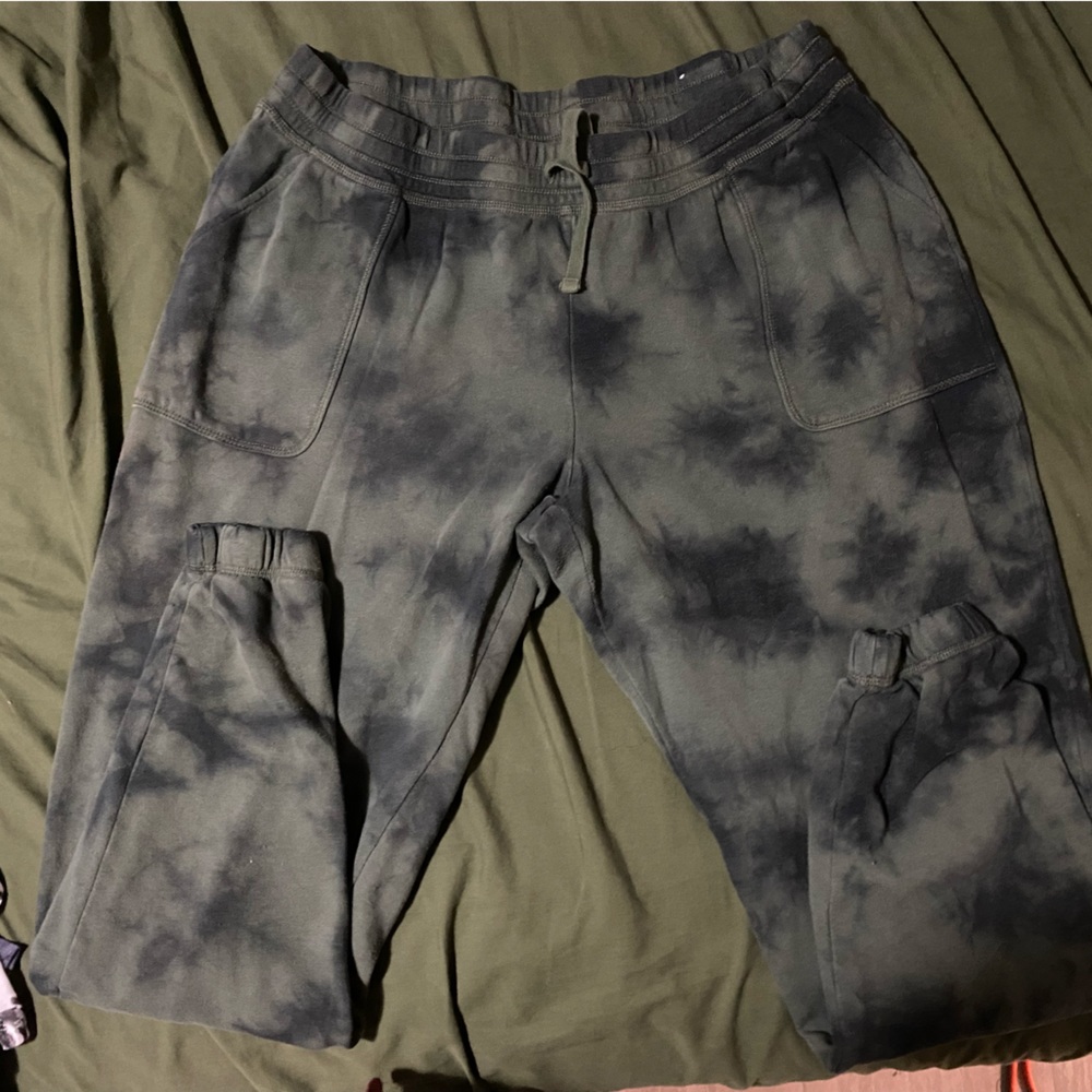 Green tye dye sweats